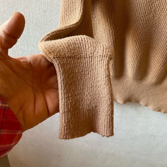 Philosophy sweater. Beige. Vneck. Size XL - Picture 3 of 8